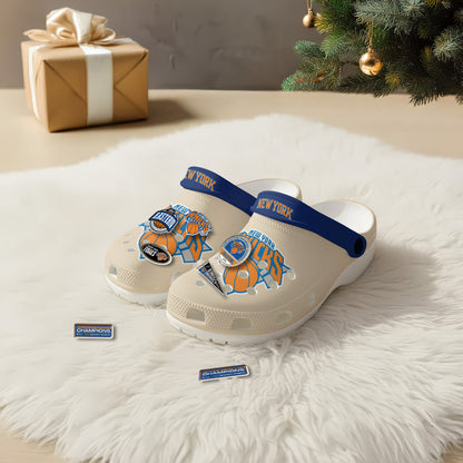New York Knicks 2026 NBA Finals Clogs Cream - Charms Gift Set