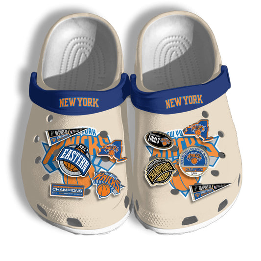 New York Knicks 2026 NBA Finals Clogs Cream - Charms Gift Set